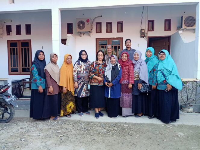 
					Tim asesor bersama ketua organisasi pendidikan Kecamatan Mepanga (Foto : Ist)