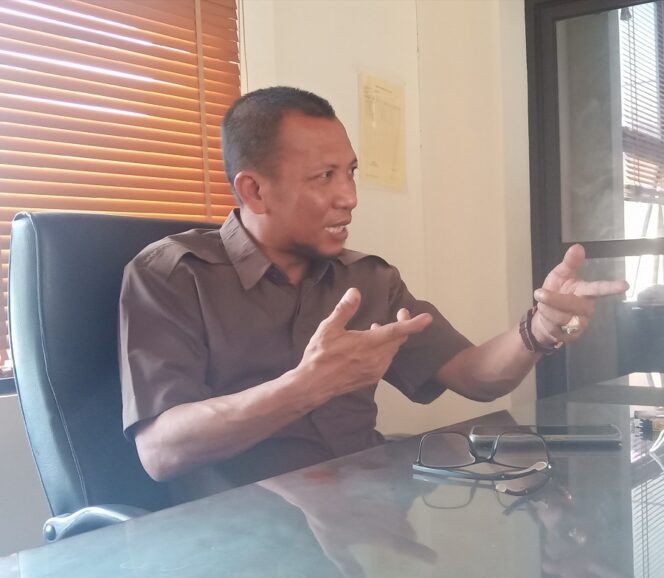 
					DOK . Ketua DPRD Parimo : Sayuti Budianto (Foto : Fara)