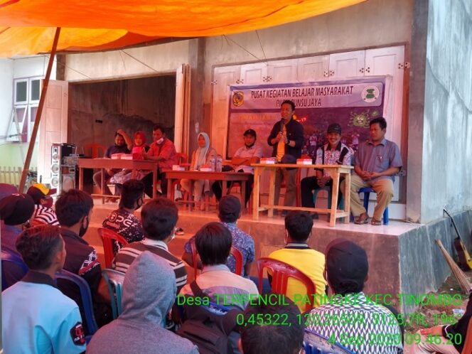 
					Disdikbud Monev Pelaksanaan Program KD PKBM Punsu Jaya di Pegunungan Patingke ( Foto: Ibrahim)