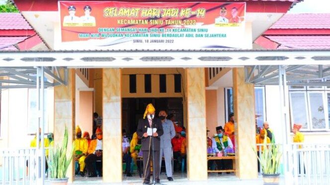 
					Wabup Parimo menghadiri langsung puncak perayaan Hari Jadi Kecamatan Siniu, Selasa (18/01/2022)